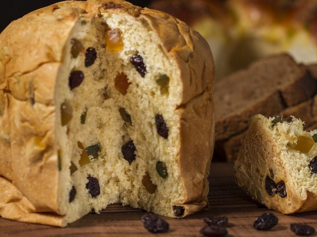 Panettone με φρούτα